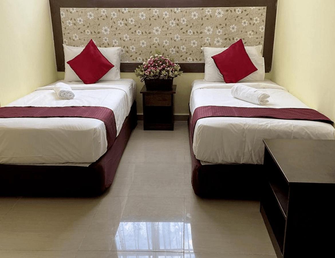 Sun Inns Hotel Meru Raya Chemor Екстер'єр фото